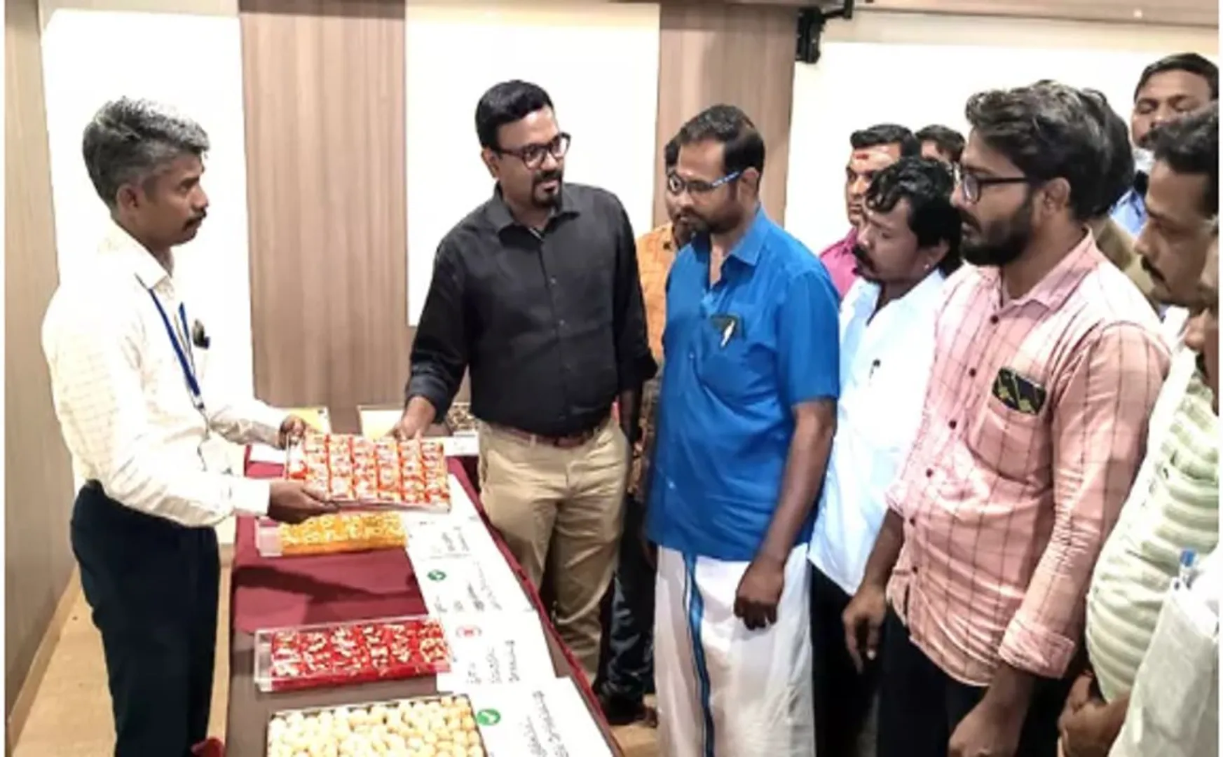 Diwali is approaching: 5 lakh rupees fine for making substandard Balakaras! Food Safety Alert!!